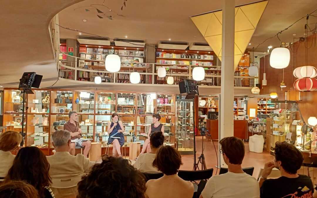 Presentación del libro hola vida en la librería La Capell